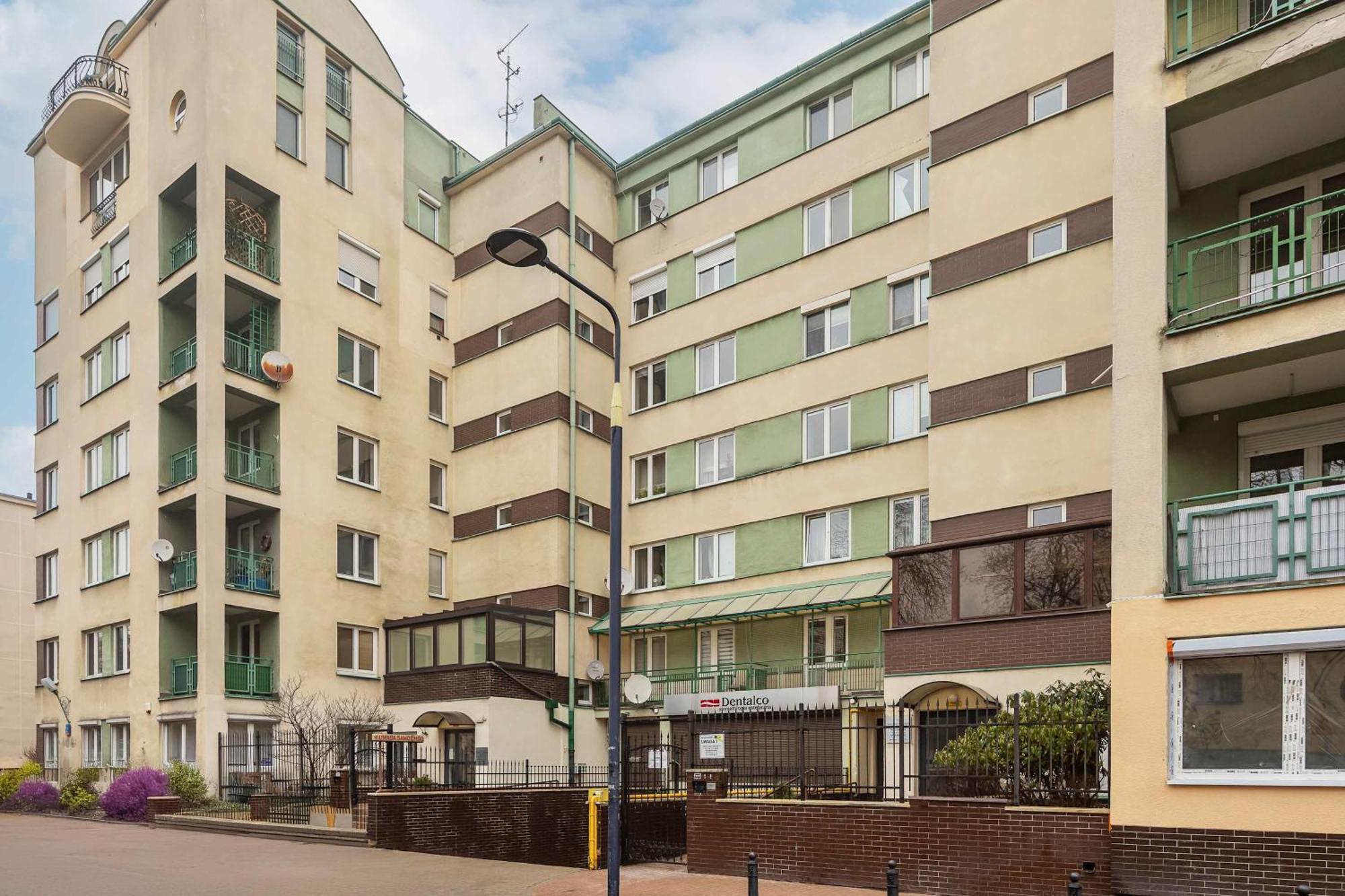 Spacious 4-bedroom By Renters Apartament Warszawa
