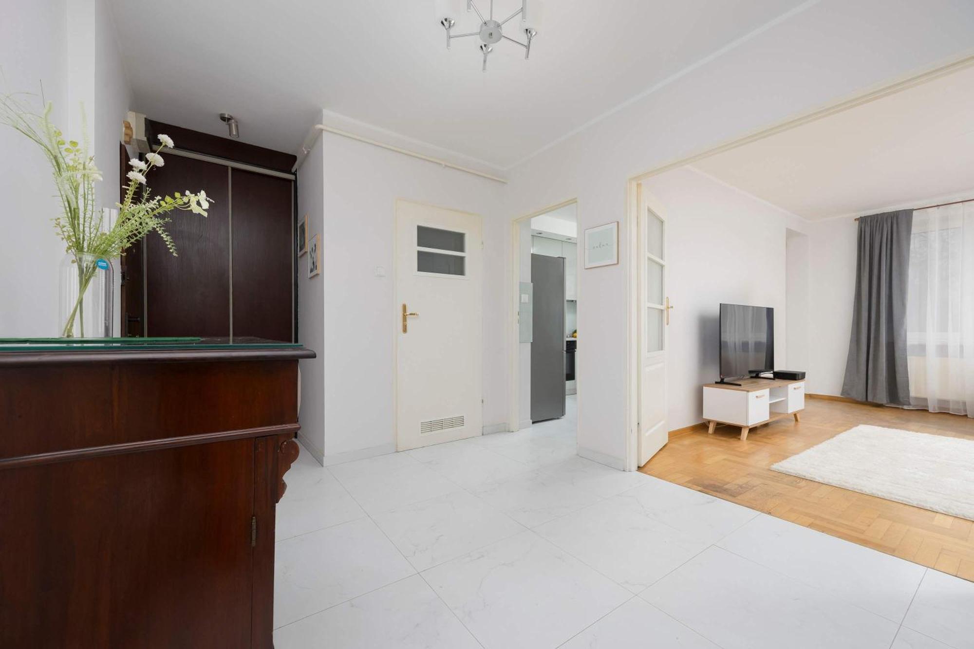 Apartament Spacious 4-bedroom By Renters Warszawa