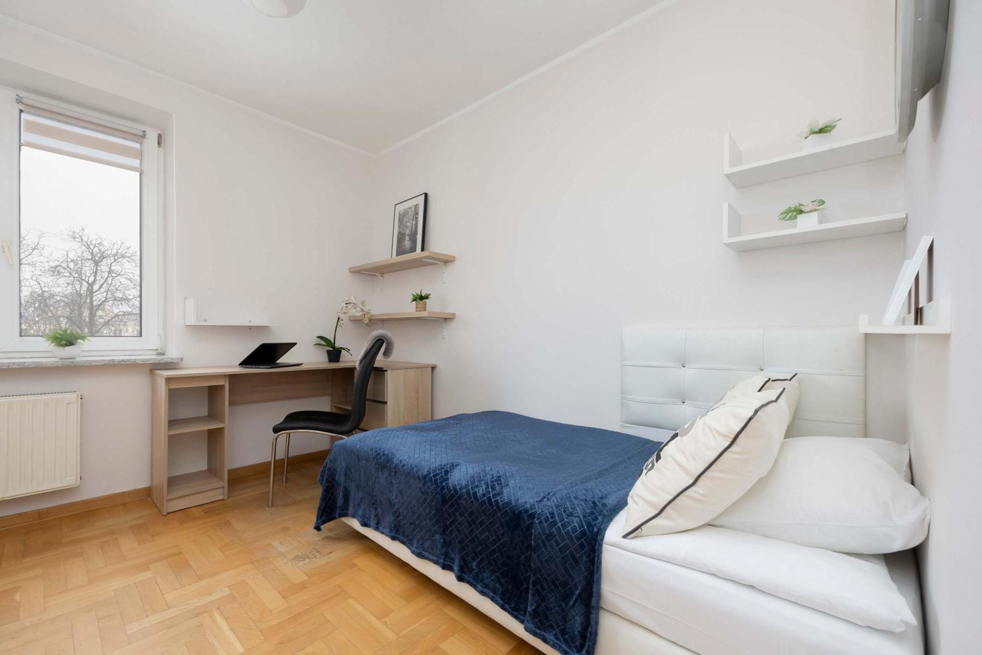 Spacious 4-bedroom By Renters Warszawa